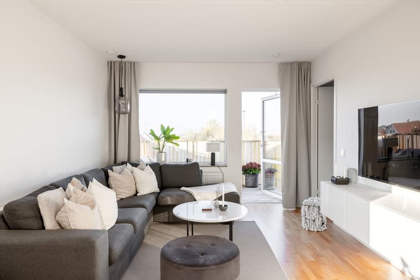 Högalidsvägen 53D, Trelleborg - Ljus trerumslägenhet med öppen planlösning och solig balkong i västerläge!